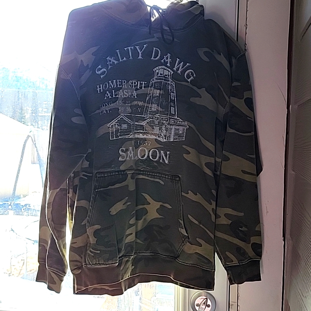 Women's camo salty Dawg hoodie